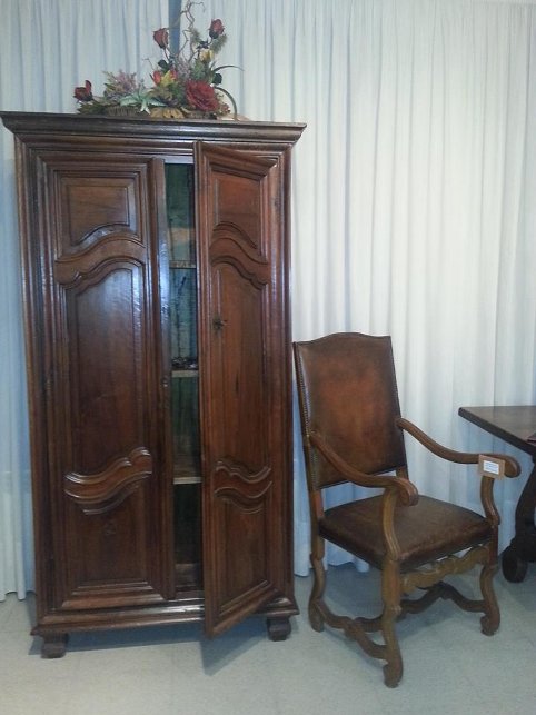 Artesania i comerç - Artesania - Albert Juvanteny. Mobles artesans fets a mida i restauració